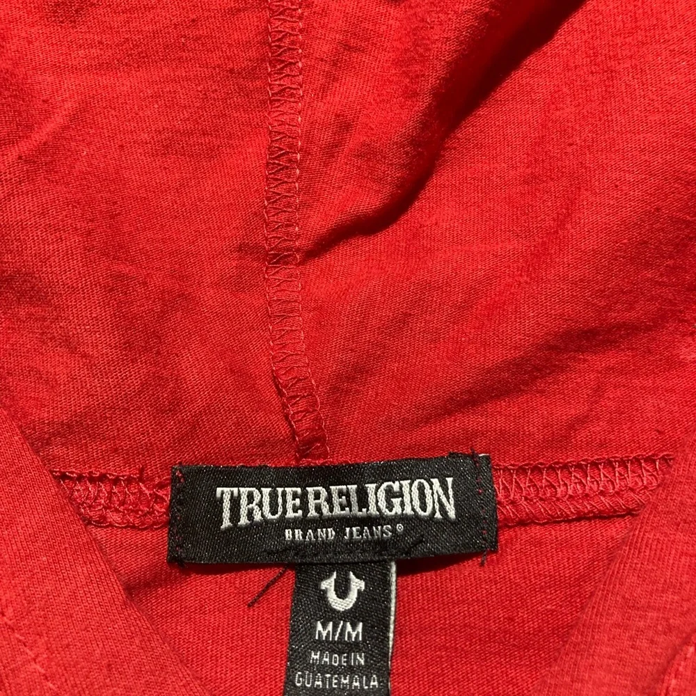 True Religion Sleeveless hooded tank top, Men’s size medium, NWOT! $59.00! - Picture 2 of 5